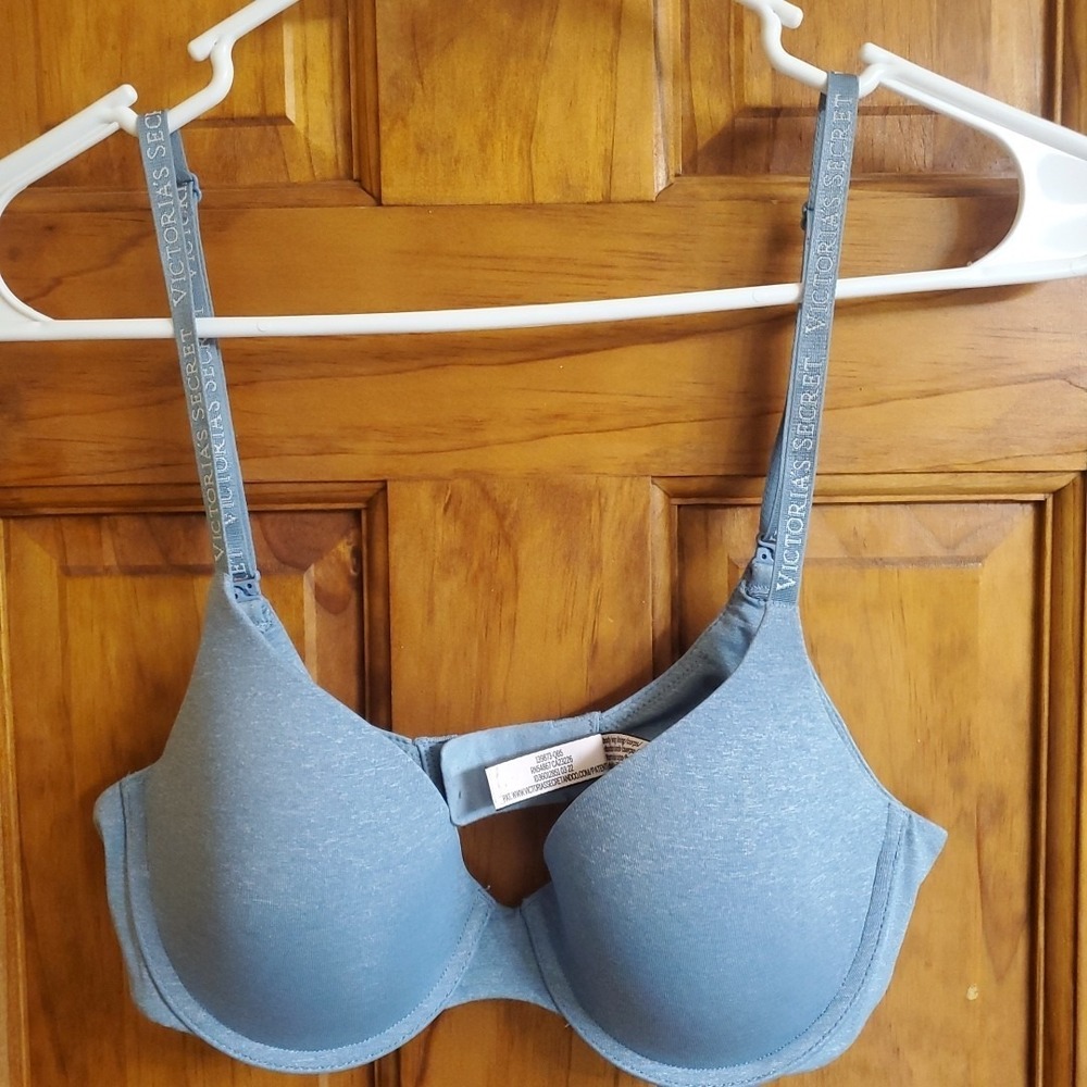 Victoria's Secret‎ 34B T-shirt Bra Women Blue Logo Strap Underwire 139873-QB5